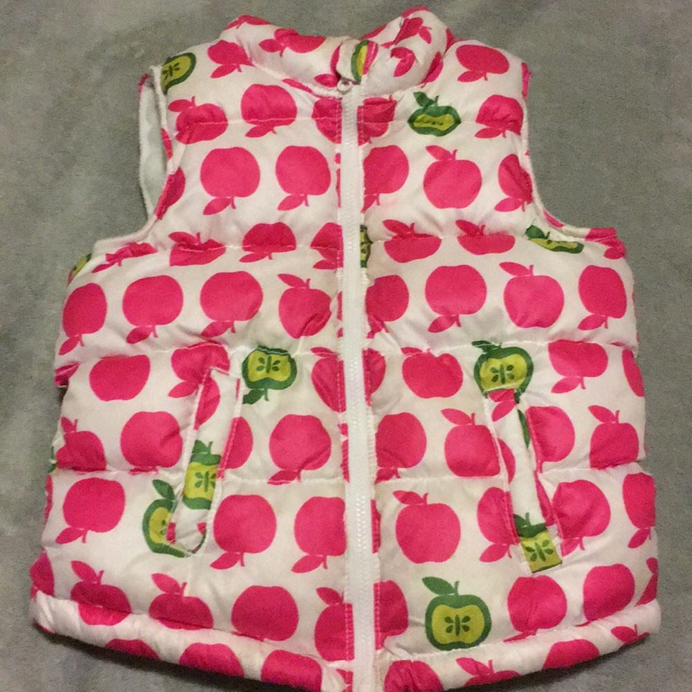Girls apple pufer vest size 5T